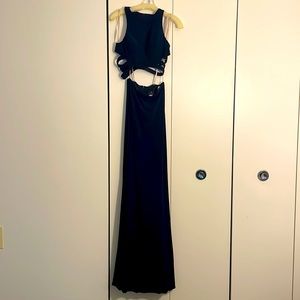 Size 0 Faviana Navy Formal Gown